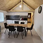 La Maison De L'abeille De Percey דירה