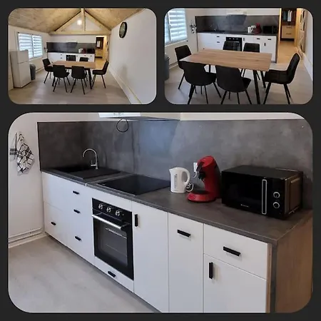 La Maison De L'abeille De Percey