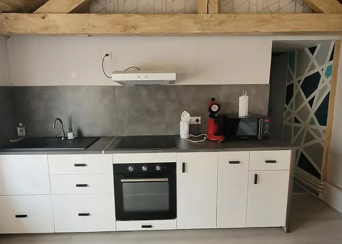 La Maison De L'abeille De Percey شقة